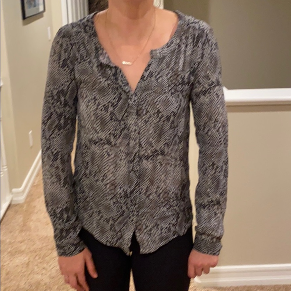 Aritzia Babaton 100% Silk Blouse